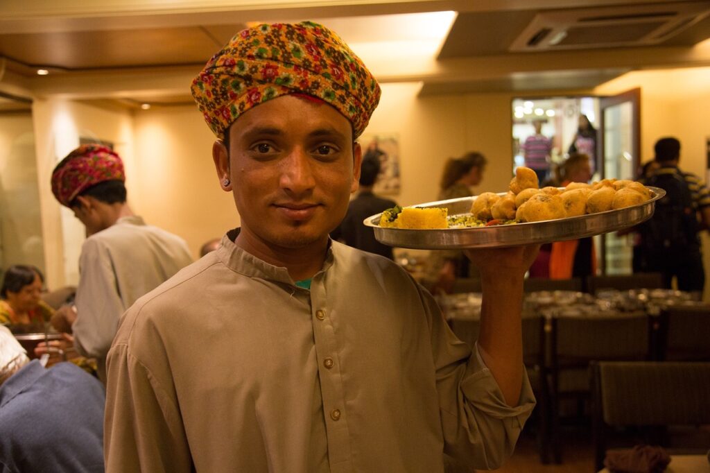 india, waiter, oriental-1514764.jpg